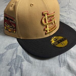 New Era St.Luis Cardinals fitted hat. Limited